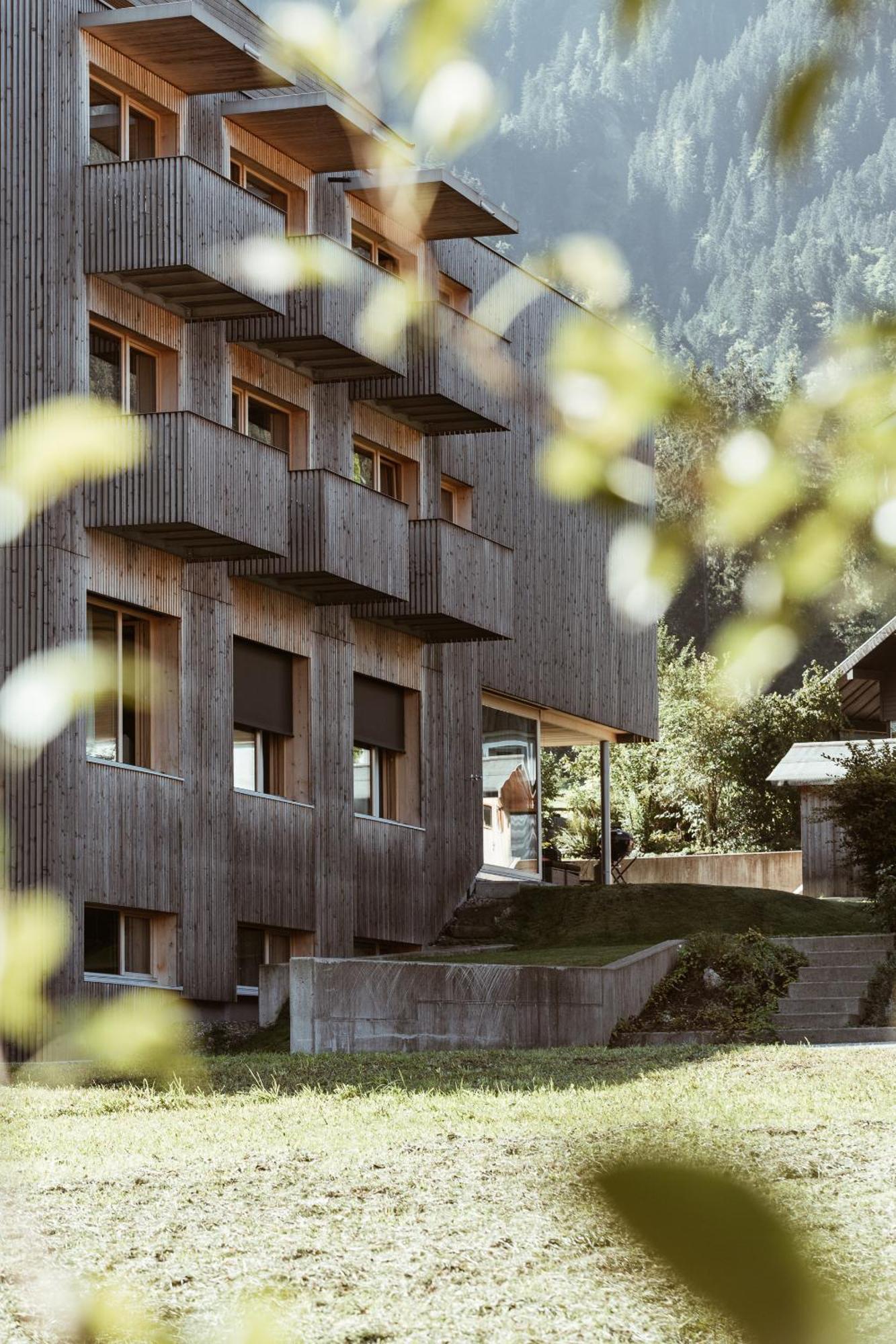 Aparthotel Hubertus Mellau メラウ エクステリア 写真