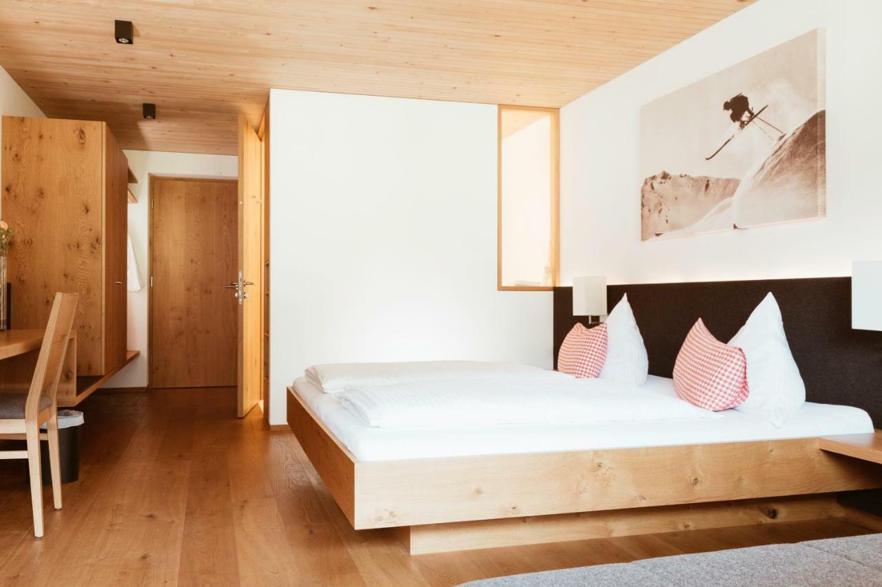 Aparthotel Hubertus Mellau メラウ エクステリア 写真