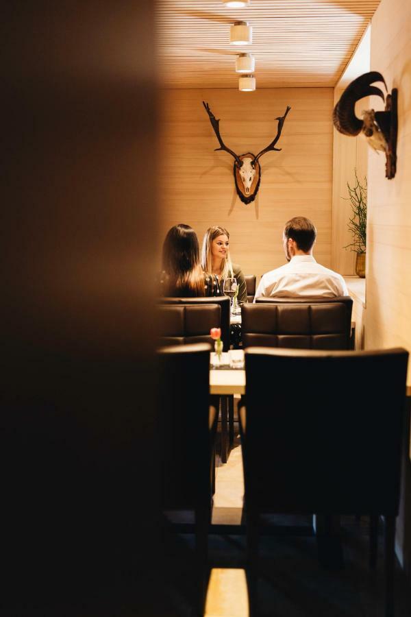 Aparthotel Hubertus Mellau メラウ エクステリア 写真